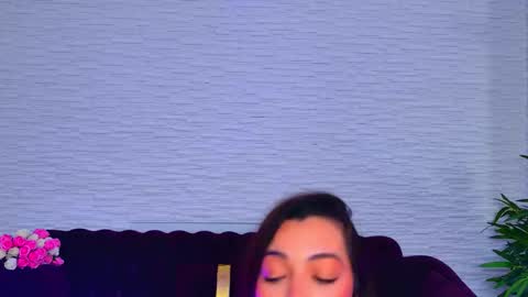 Julia online show from February 19, 2026, 9:44 pm