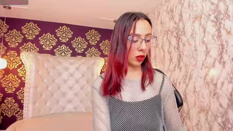 Snapshot of mollyevanss1 chatting on January 21, 2025, 4:21 am Molly Evanss online show from January 21, 2025, 4:21 am