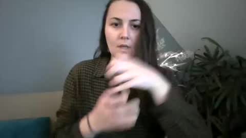 Molly online show from April 12, 2026, 2:33 pm