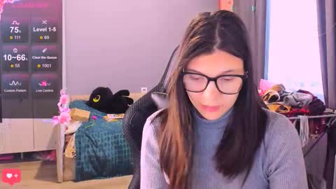  KIRA  online show from February 4, 2026, 2:39 am