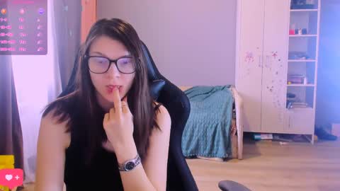  KIRA  online show from March 23, 2026, 2:37 am