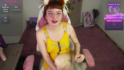 Snapshot of mollysb_05 chatting on May 22, 2026, 10:59 pm mollysb_05 online show from May 22, 2026, 10:59 pm
