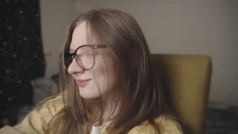 mollytucker online show from February 2, 2025, 2:02 pm