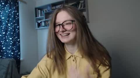 mollytucker online show from March 8, 2025, 12:20 pm