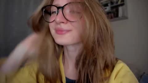 mollytucker online show from September 9, 2025, 4:17 pm