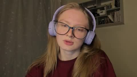 mollytucker online show from September 18, 2025, 3:14 pm