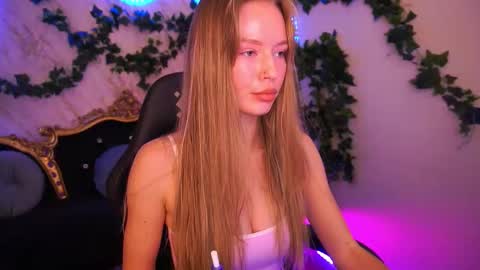mollyymayy online show from December 15, 2025, 4:00 pm