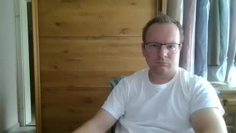 Snapshot of molnarzsolt chatting on October 1, 2025, 8:42 am molnarzsolt online show from October 1, 2025, 8:42 am