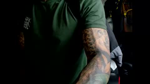 Snapshot of molotov_explosive chatting on February 15, 2026, 1:02 am Molotov online show from February 15, 2026, 1:02 am