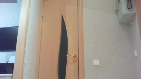 Snapshot of momentbeforedown chatting on November 1, 2025, 6:32 pm Hailey online show from November 1, 2025, 6:32 pm