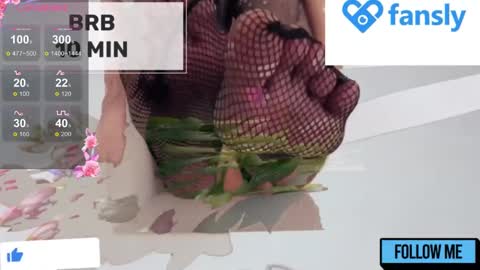 Mommy online show from December 5, 2024, 2:09 am