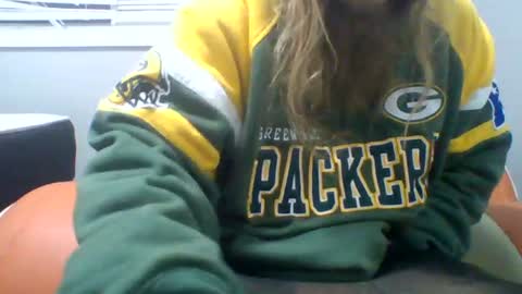 Snapshot of mommyissues2386 chatting on November 27, 2025, 10:56 pm Richard Sheridan online show from November 27, 2025, 10:56 pm