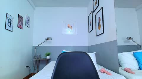 Snapshot of mommyissuess_ chatting on January 23, 2025, 11:15 pm Daphne  online show from January 23, 2025, 11:15 pm