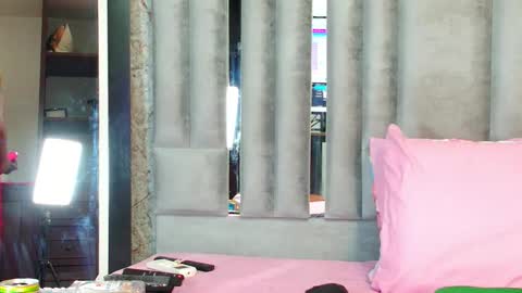  DINAH  online show from December 14, 2025, 7:29 pm