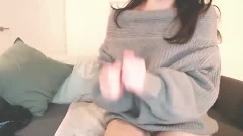 Momo online show from December 5, 2024, 5:50 pm