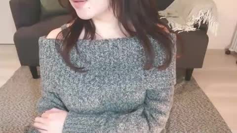 Momo online show from February 8, 2025, 4:14 pm