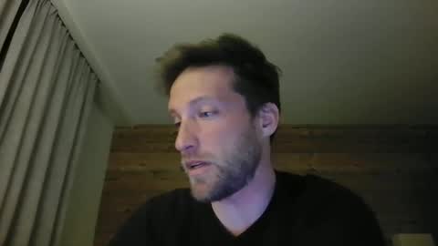 Snapshot of moms_little_monster chatting on December 9, 2024, 7:50 pm moms_little_monster online show from December 9, 2024, 7:50 pm