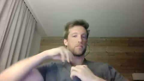 Snapshot of moms_little_monster chatting on December 10, 2024, 7:11 pm moms_little_monster online show from December 10, 2024, 7:11 pm