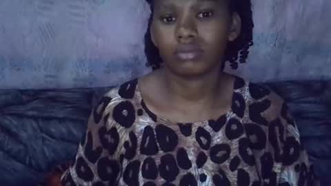 Snapshot of momsdoll chatting on February 4, 2026, 6:08 am momsdoll online show from February 4, 2026, 6:08 am