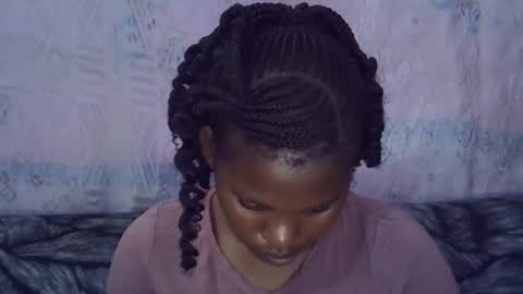 Snapshot of momsdoll chatting on February 10, 2026, 7:12 am momsdoll online show from February 10, 2026, 7:12 am