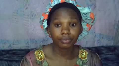 Snapshot of momsdoll chatting on April 27, 2026, 5:16 am momsdoll online show from April 27, 2026, 5:16 am