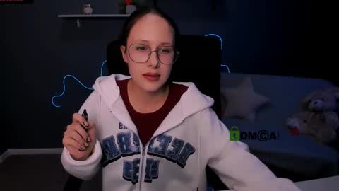 Mona  online show from March 7, 2025, 12:34 pm