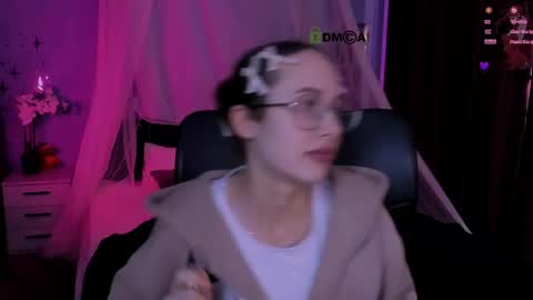 Mona  online show from April 21, 2026, 1:42 am