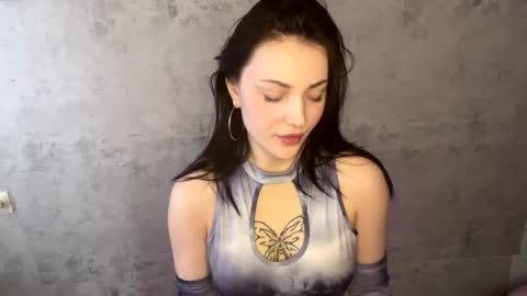 Snapshot of mona_fox chatting on February 15, 2026, 7:51 am Mona online show from February 15, 2026, 7:51 am