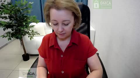 Snapshot of mona_w chatting on February 28, 2026, 9:43 am Mona online show from February 28, 2026, 9:43 am