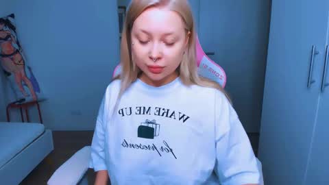 Snapshot of monalauu chatting on December 5, 2024, 9:50 am online show from December 5, 2024, 9:50 am