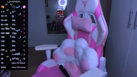 Snapshot of monalauu chatting on December 7, 2024, 11:12 pm online show from December 7, 2024, 11:12 pm