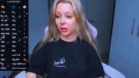 Snapshot of monalauu chatting on January 15, 2025, 11:21 am online show from January 15, 2025, 11:21 am