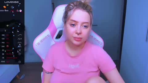 Snapshot of monalauu chatting on February 6, 2025, 2:33 am online show from February 6, 2025, 2:33 am