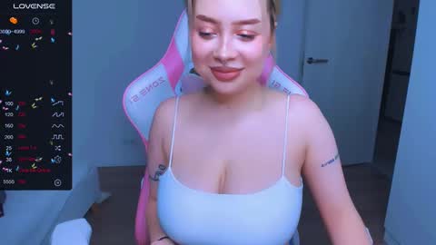 Snapshot of monalauu chatting on February 27, 2025, 7:44 am online show from February 27, 2025, 7:44 am