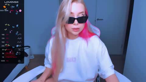 Snapshot of monalauu chatting on March 11, 2025, 3:12 pm online show from March 11, 2025, 3:12 pm