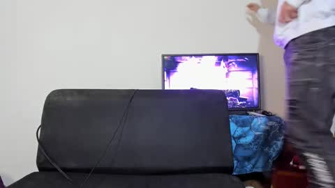 Snapshot of monarquia_ chatting on December 7, 2024, 9:55 pm nicolas online show from December 7, 2024, 9:55 pm