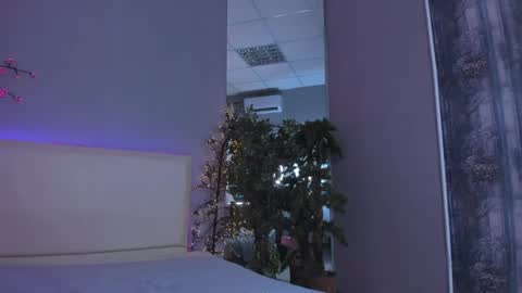 Monica online show from April 15, 2026, 5:42 pm