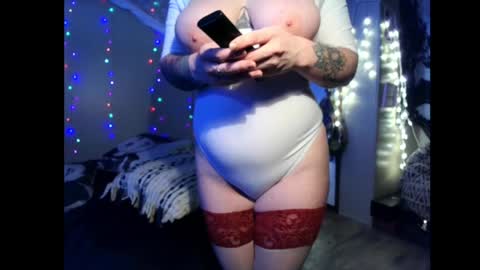 Monica online show from February 4, 2025, 8:38 pm