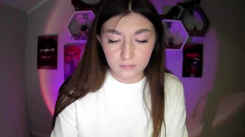 sweet girl and shine body online show from September 29, 2025, 11:04 am