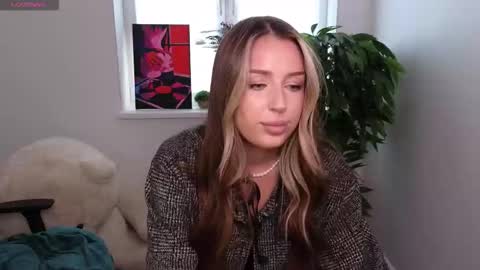 Snapshot of monicaweber_ chatting on September 21, 2025, 1:13 pm Monica online show from September 21, 2025, 1:13 pm