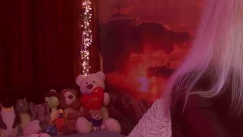 Monika    online show from December 21, 2025, 2:51 am