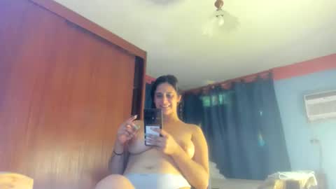 monika_robless online show from September 9, 2025, 7:13 pm