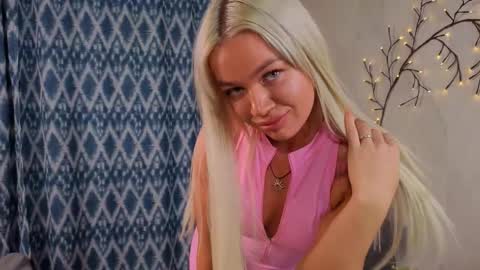 Snapshot of monika_valley chatting on November 9, 2025, 2:43 am Monika online show from November 9, 2025, 2:43 am