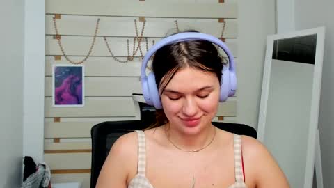 Monika online show from February 9, 2025, 4:07 pm