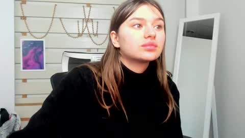 Monika online show from February 9, 2025, 7:09 pm