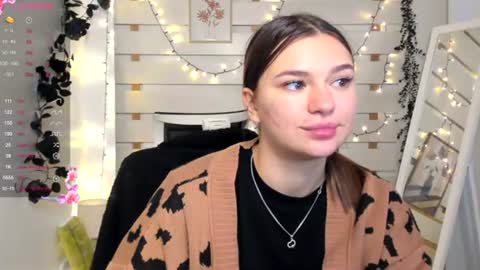 Monika online show from January 7, 2026, 1:24 pm