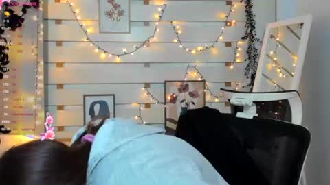 Monika online show from January 8, 2026, 1:57 pm