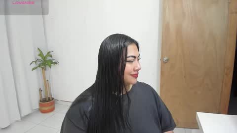 monikk__harrison online show from November 24, 2025, 10:59 am