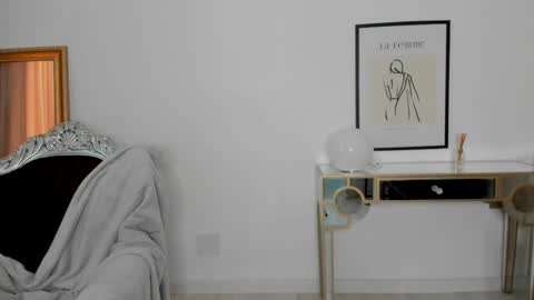 Alessia online show from April 8, 2026, 8:58 am