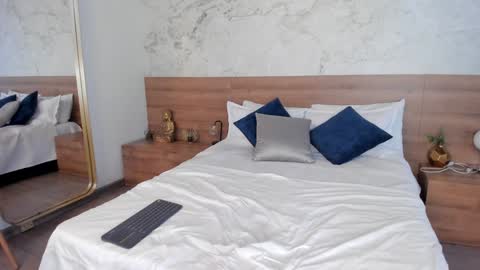 Monique  online show from February 4, 2025, 8:17 pm